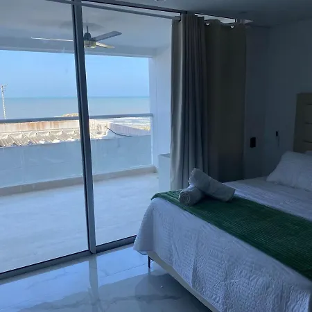 Cerca Aeropuerto, Crespo, * Cartagena